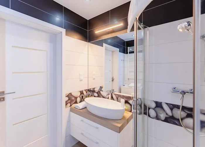 Baltyk Breeze By Bookinghost * Kolobrzeg